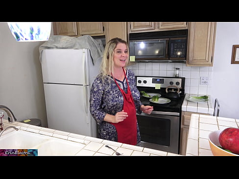 ❤️ A madrasta a ordenhá-lo na cozinha antes do seu encontro ❌ Porno duro em nós pt.hentai-id-tv.ru ❌
